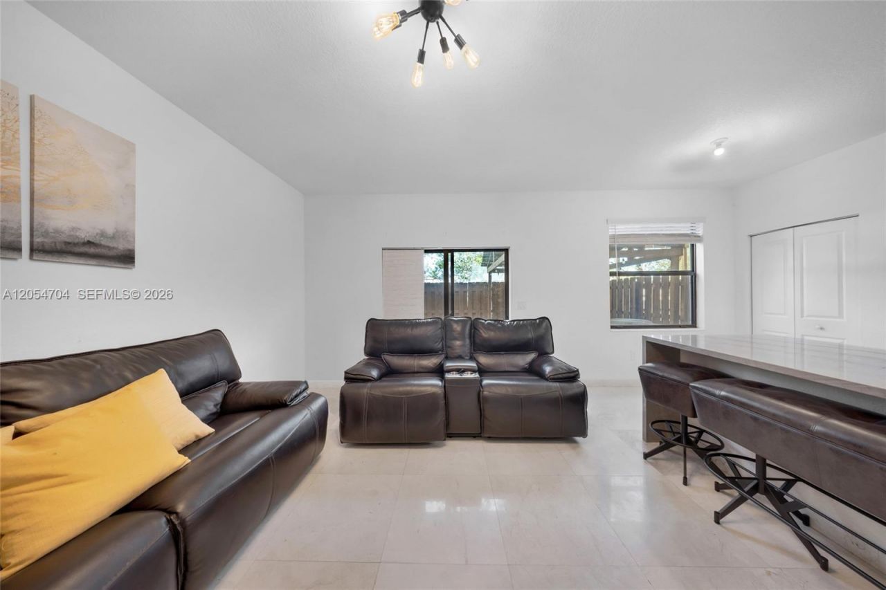 20674 NE 2nd Ct, Miami, FL 33179 Photo