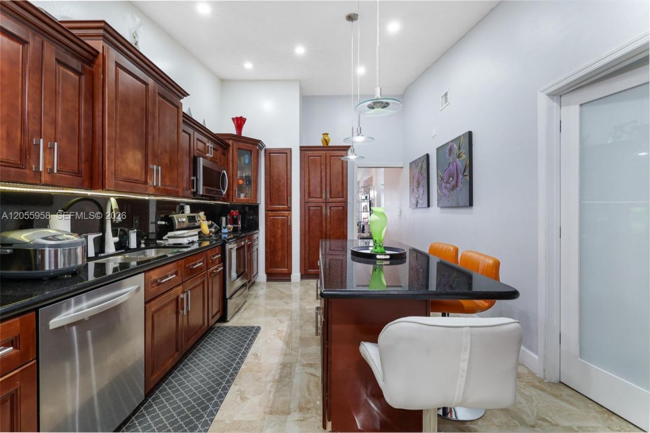 11425 NW 88th Ct , Hialeah Gardens, FL 33018 Photo