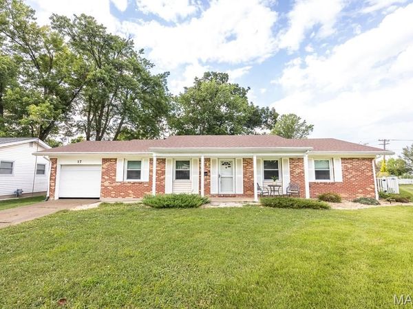 17 Coachlight Drive, Mascoutah, IL 62258