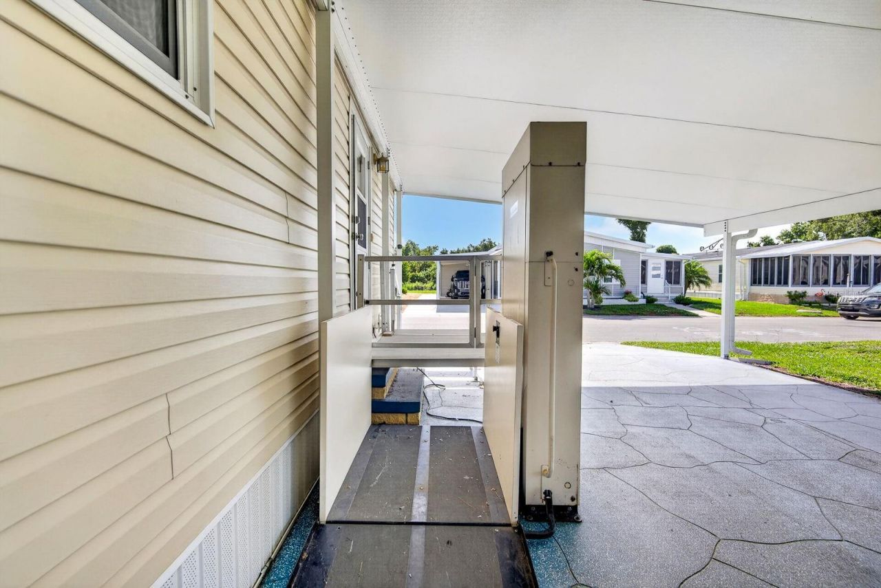 9107 34th Avenue E, Palmetto, FL 34221 Photo