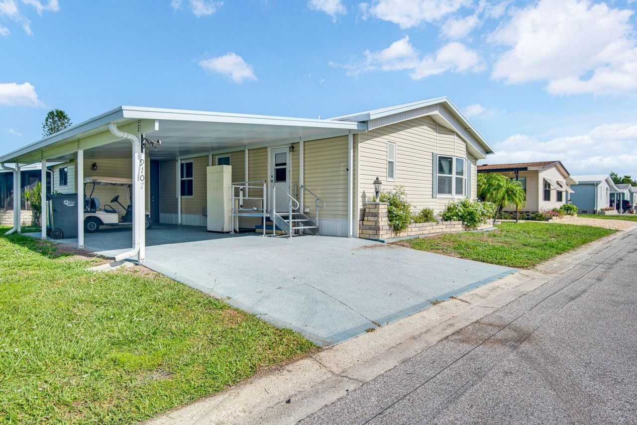 9107 34th Avenue E, Palmetto, FL 34221 Photo