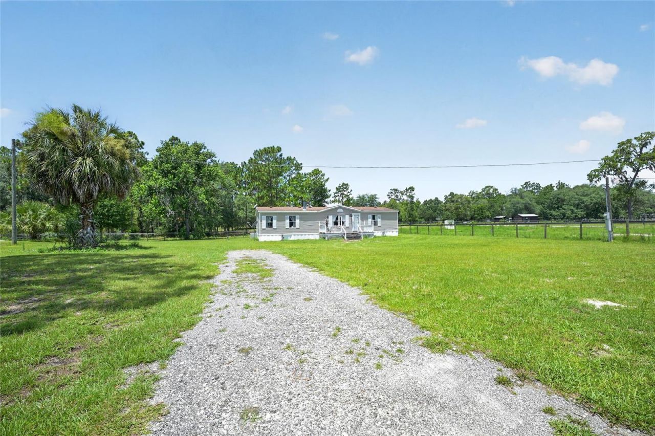 5730 SE 120th Avenue, Morriston, FL 32668 Photo