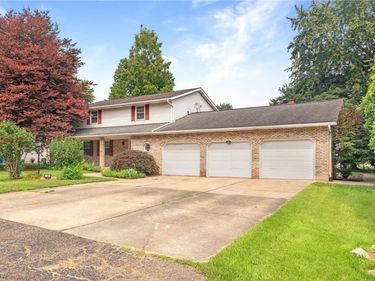 7351 Ashburton Circle NW, North Canton, OH 44720