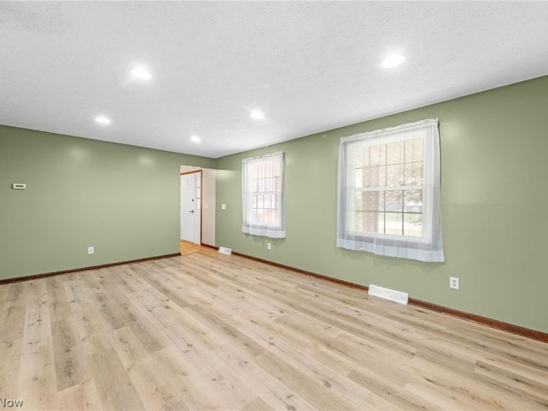 7351 Ashburton Circle NW, North Canton, OH 44720 Photo 14
