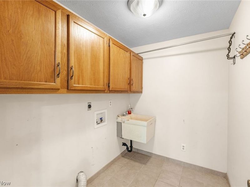 7351 Ashburton Circle NW, North Canton, OH 44720 Photo 16