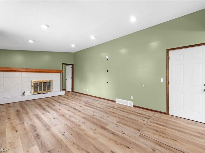 7351 Ashburton Circle NW, North Canton, OH 44720 Photo 3