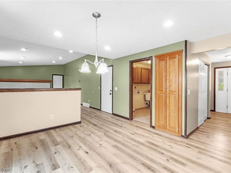 7351 Ashburton Circle NW, North Canton, OH 44720 Photo 7