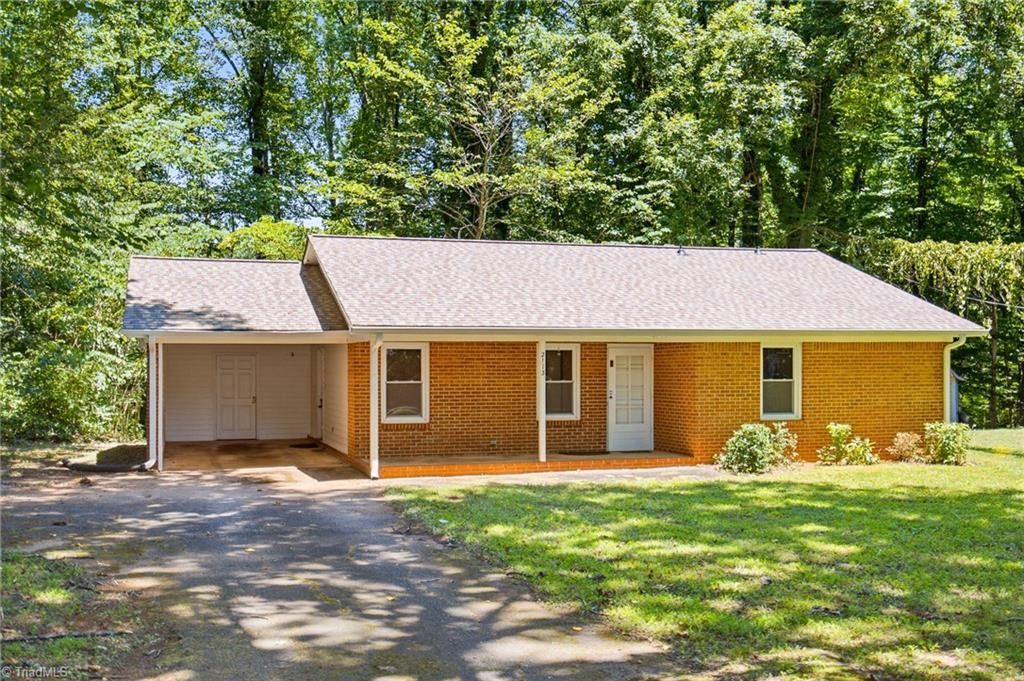 2113 Brookhurst Street, Winston-Salem, NC 27106 Main Photo