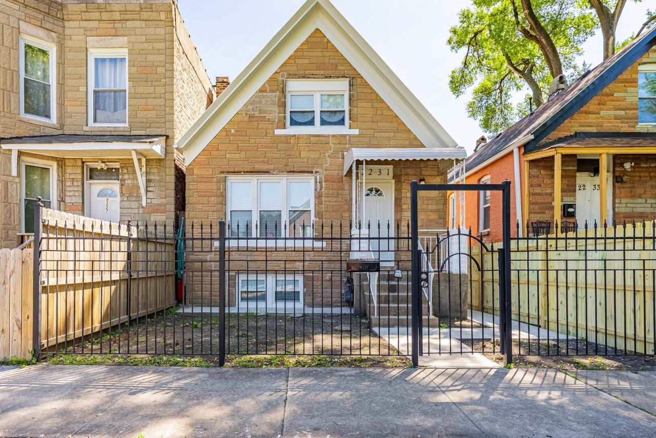 2231 S Drake Avenue, Chicago, IL 60623 Main Photo