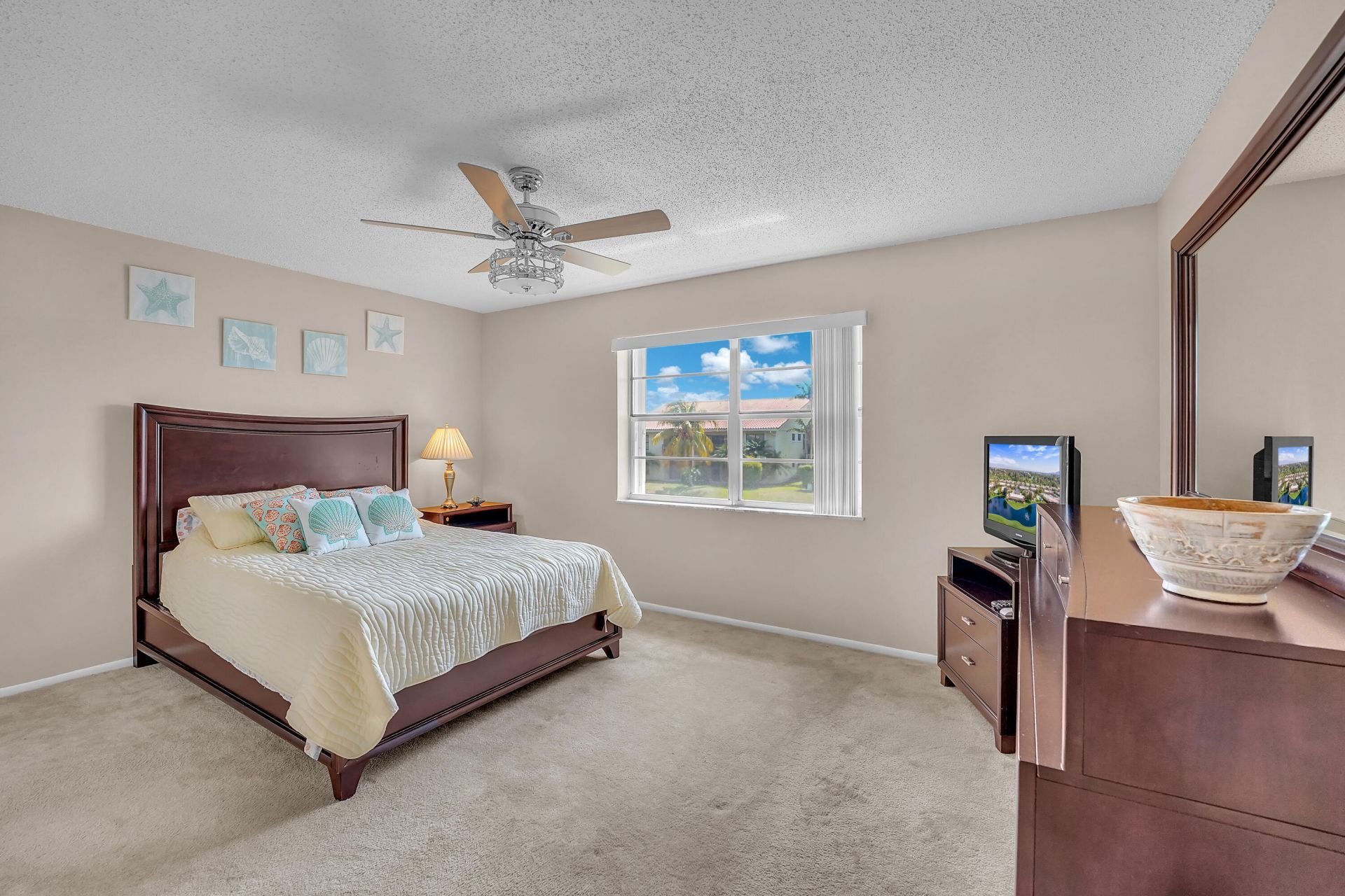 210 Lake Evelyn Drive, West Palm Beach, FL 33411 Photo