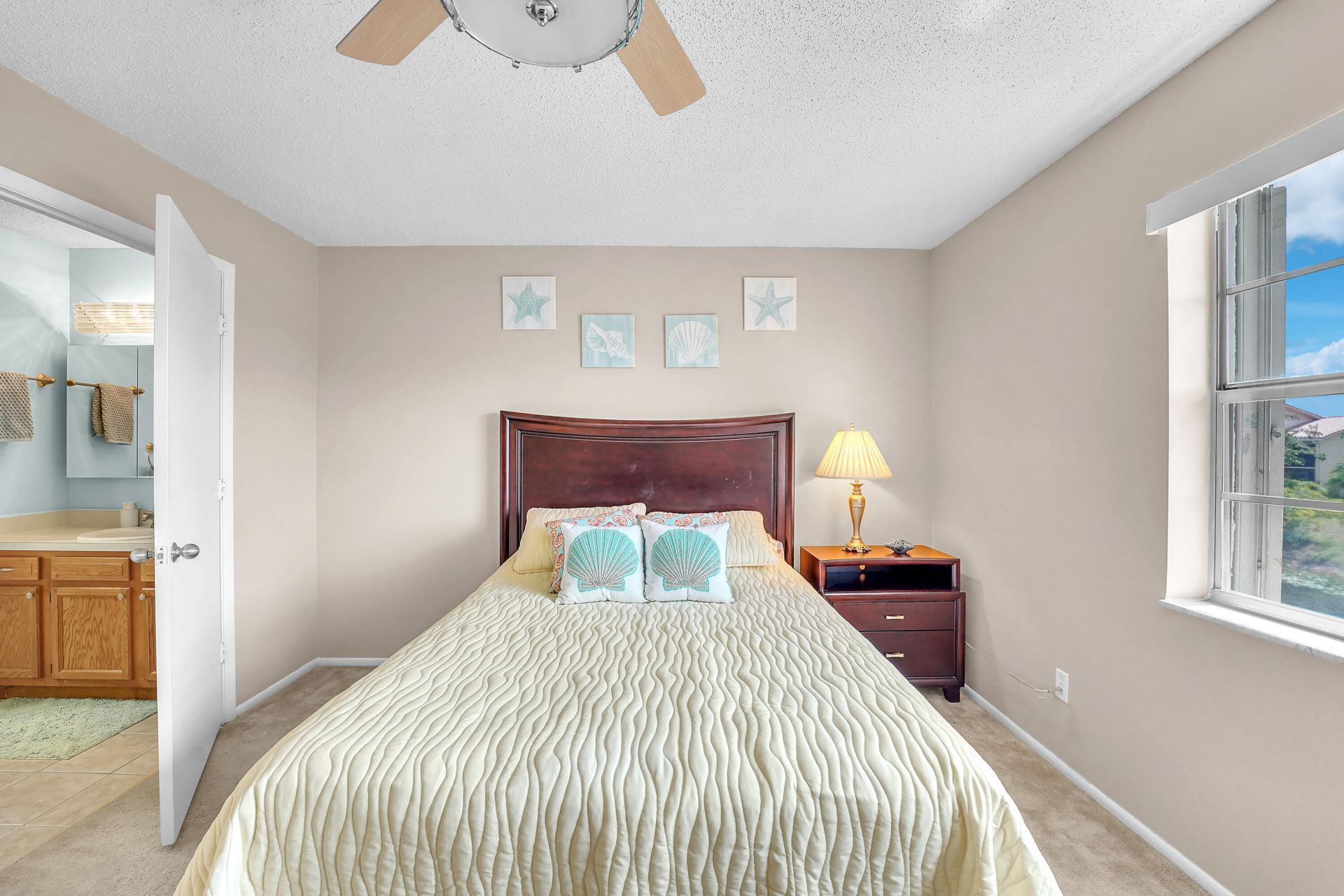 210 Lake Evelyn Drive, West Palm Beach, FL 33411 Photo