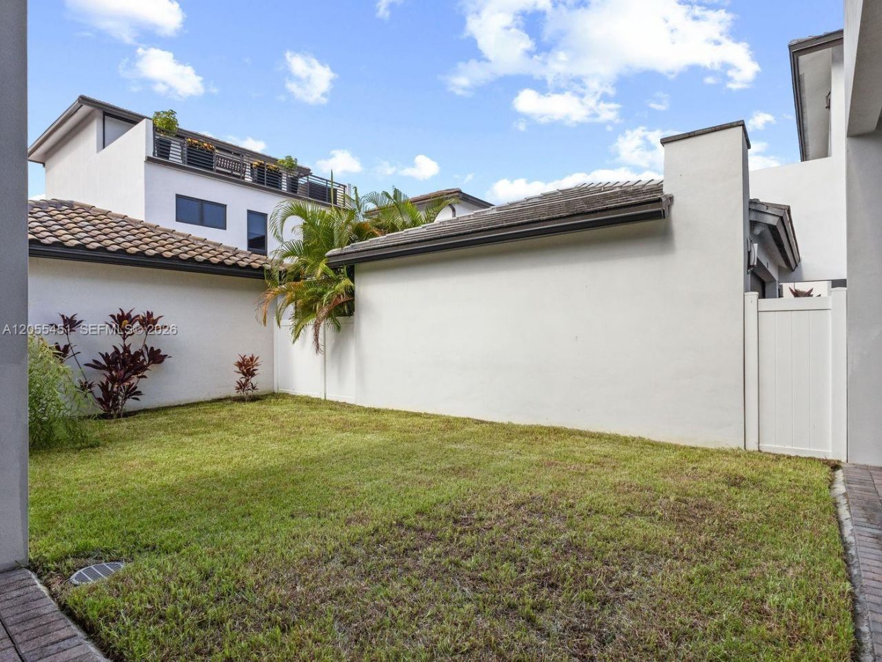 8143 NW 47th Ter , Doral, FL 33166 Photo