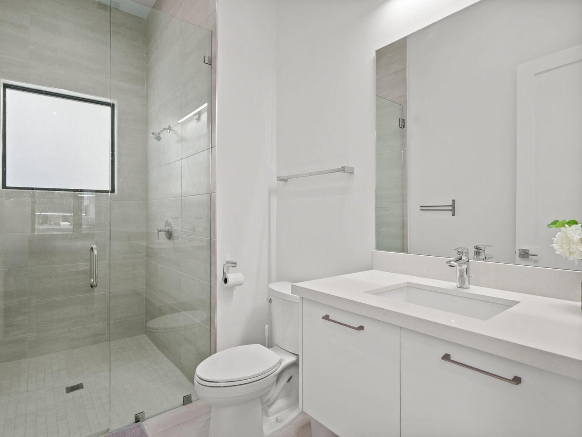 8143 NW 47th Ter , Doral, FL 33166 Photo