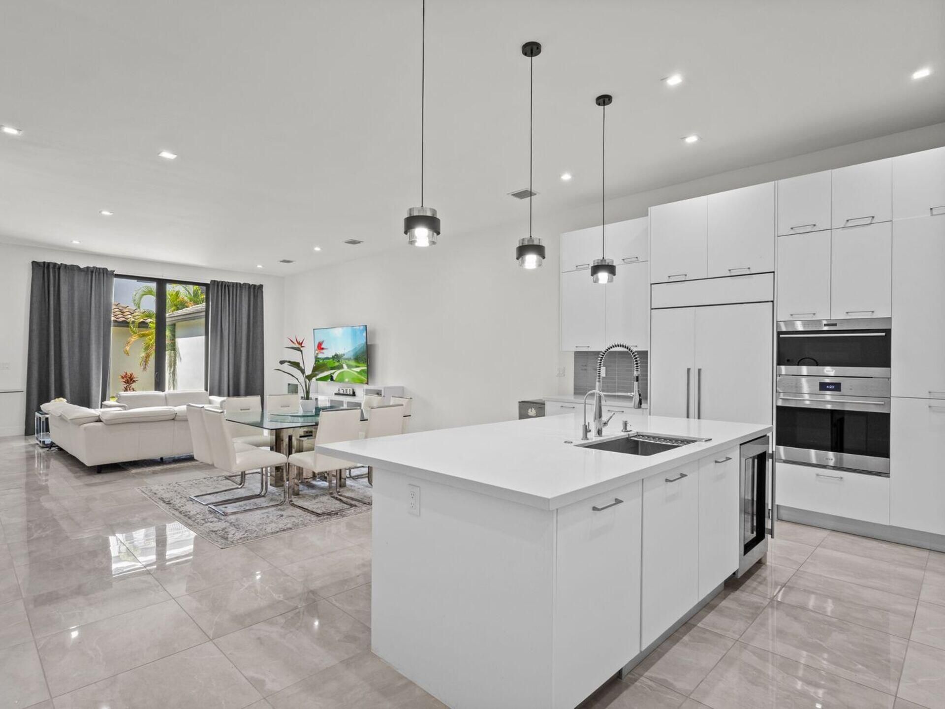 8143 NW 47th Ter , Doral, FL 33166 Photo
