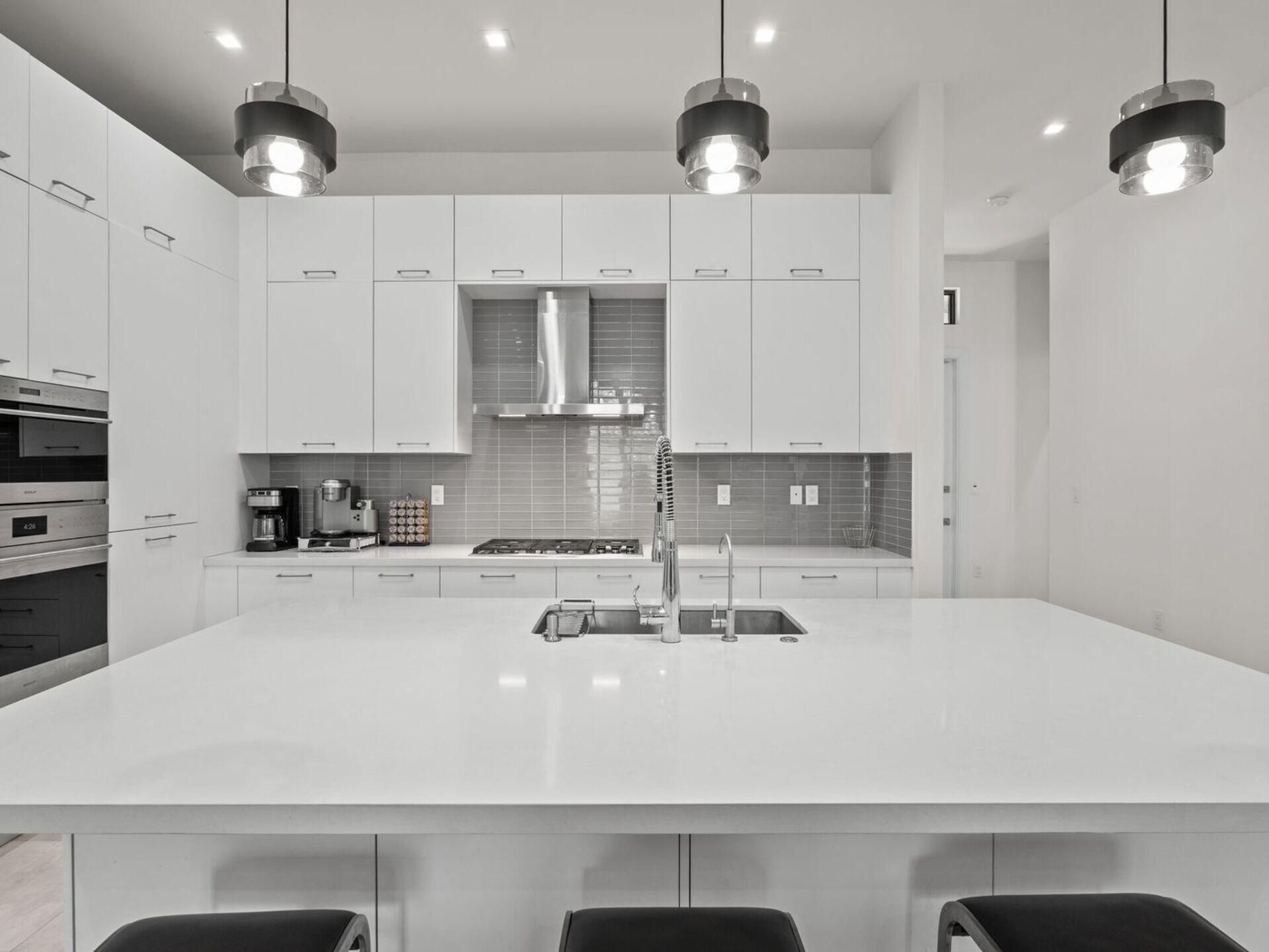 8143 NW 47th Ter , Doral, FL 33166 Photo