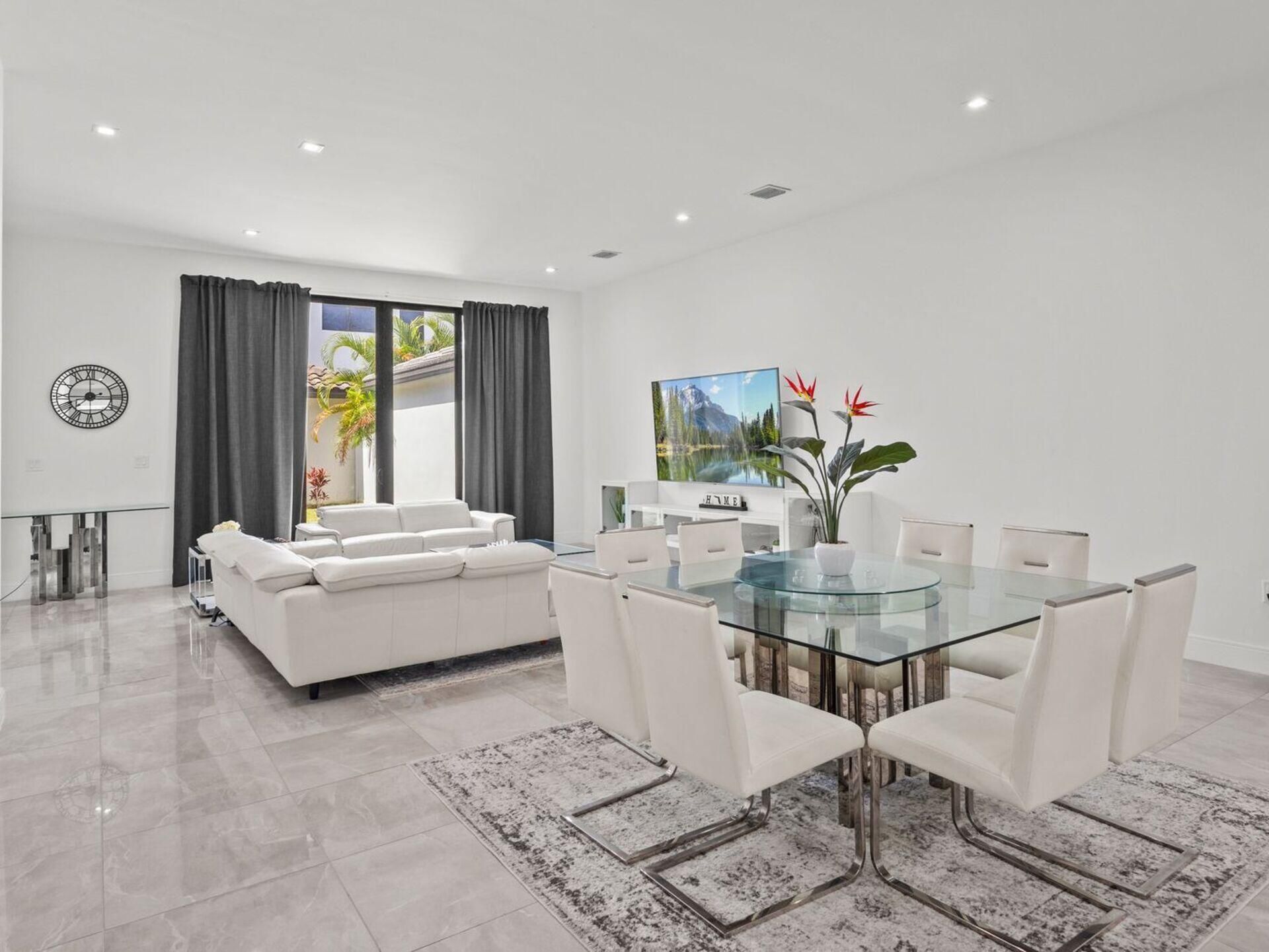 8143 NW 47th Ter , Doral, FL 33166 Photo