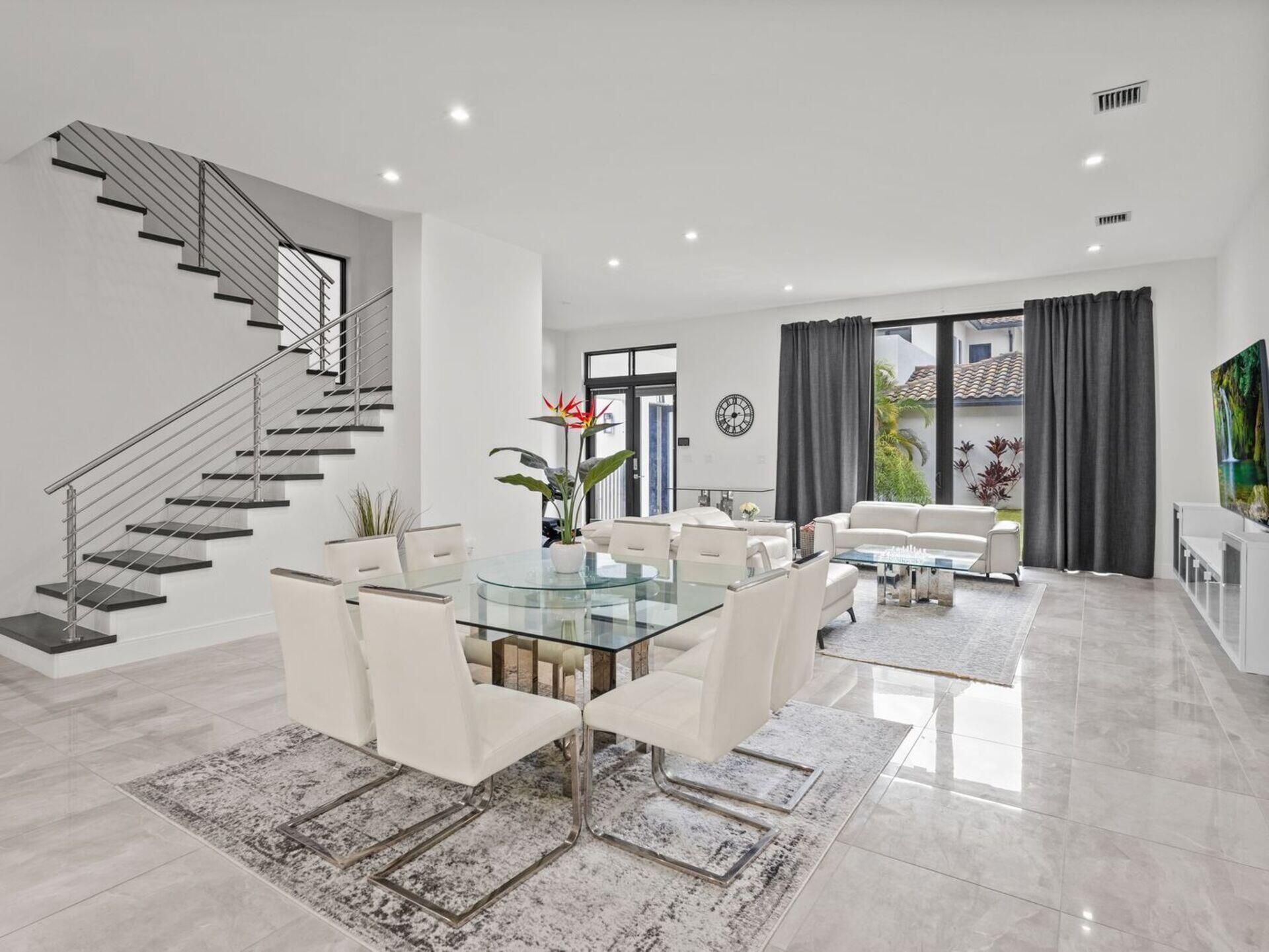 8143 NW 47th Ter , Doral, FL 33166 Photo