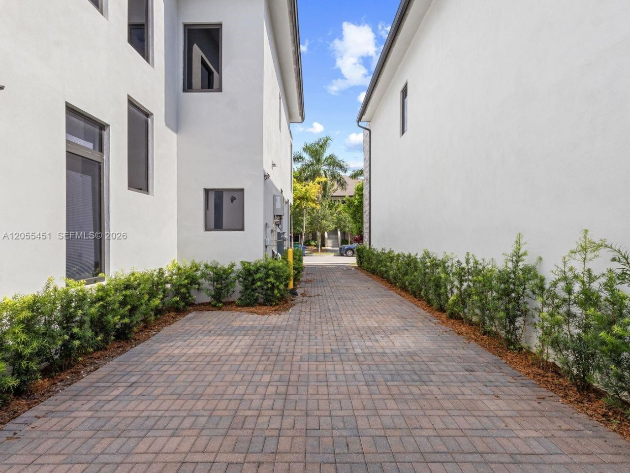 8143 NW 47th Ter , Doral, FL 33166 Photo