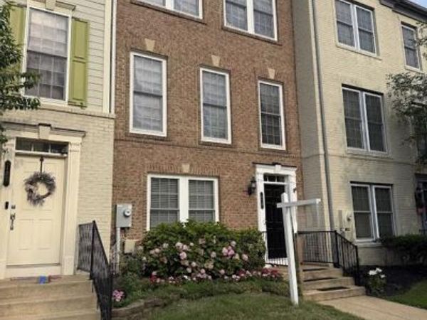 175 GREAT LAUREL SQUARE SE, LEESBURG, VA 20175
