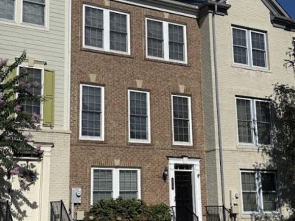 175 GREAT LAUREL SQUARE SE, LEESBURG, VA 20175
