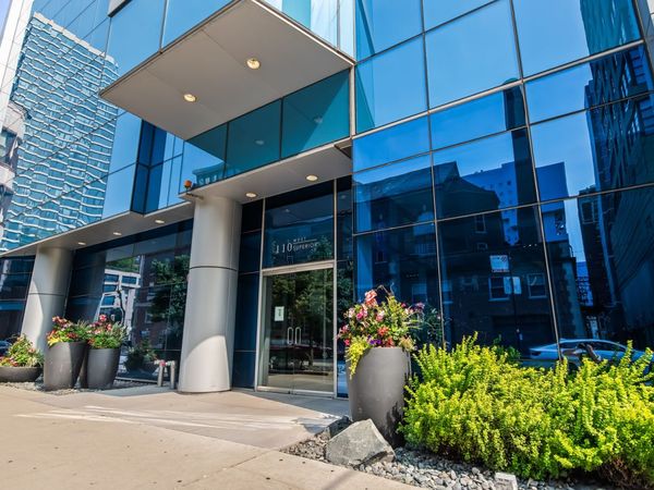 110 W Superior Street , Unit 1602, Chicago, IL 60654
