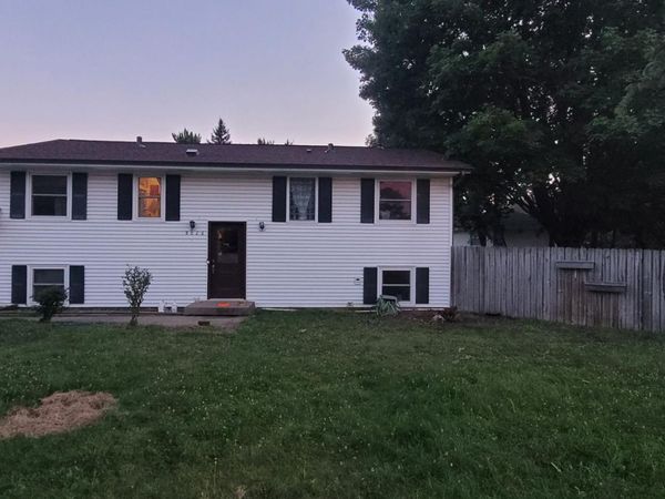 8026 Hynes Avenue S, Cottage Grove, MN 55016