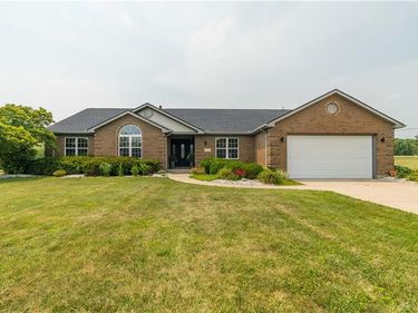 815 W Eva Circle, Springfield Township, OH 45504