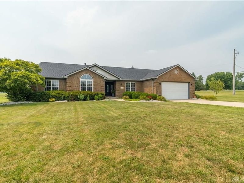 815 W Eva Circle, Springfield Township, OH 45504 Photo 2