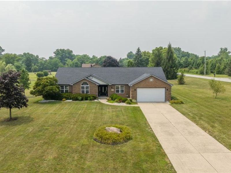 815 W Eva Circle, Springfield Township, OH 45504 Photo 4