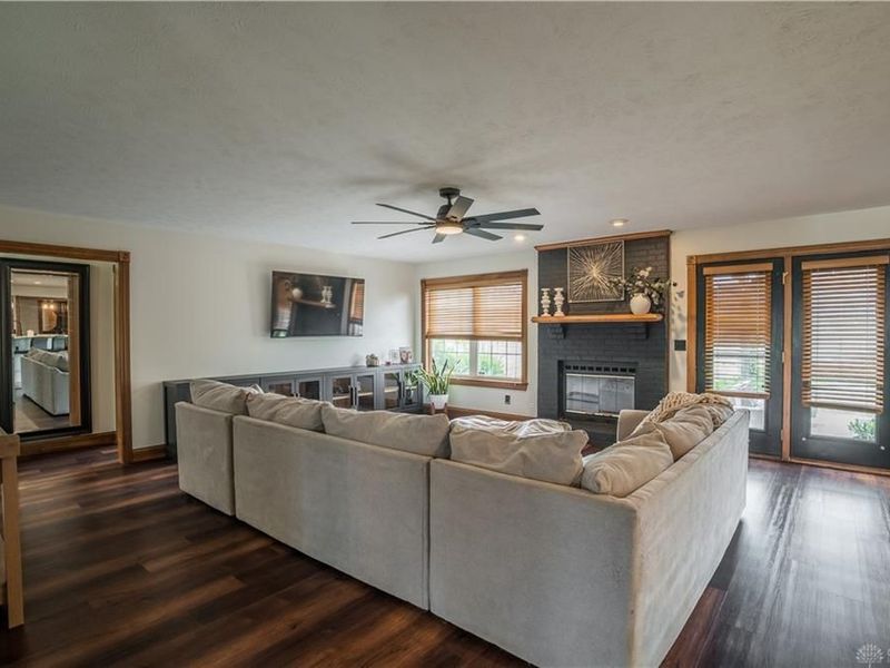 815 W Eva Circle, Springfield Township, OH 45504 Photo 9