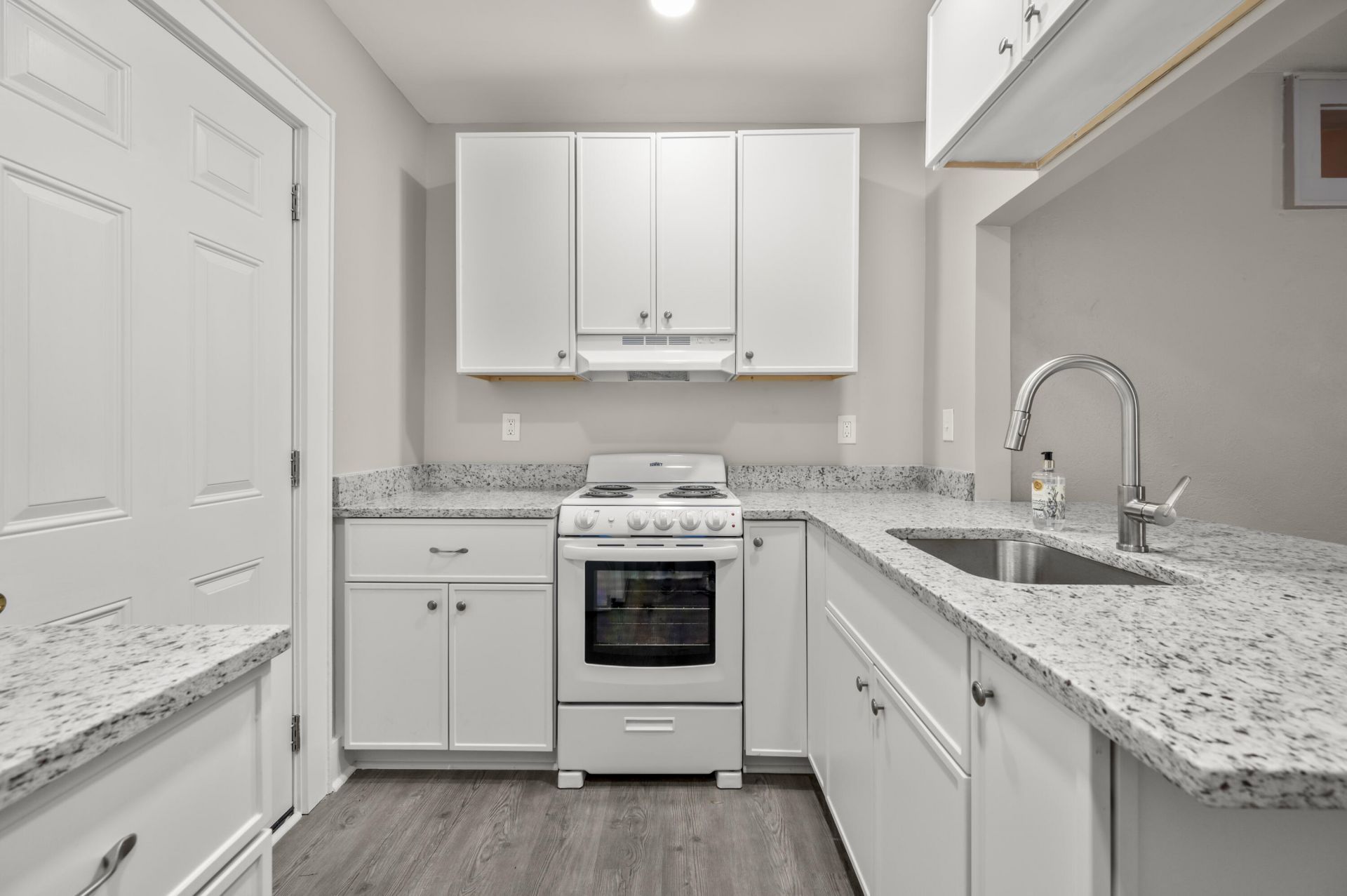 2319 Kent Avenue Photo 5