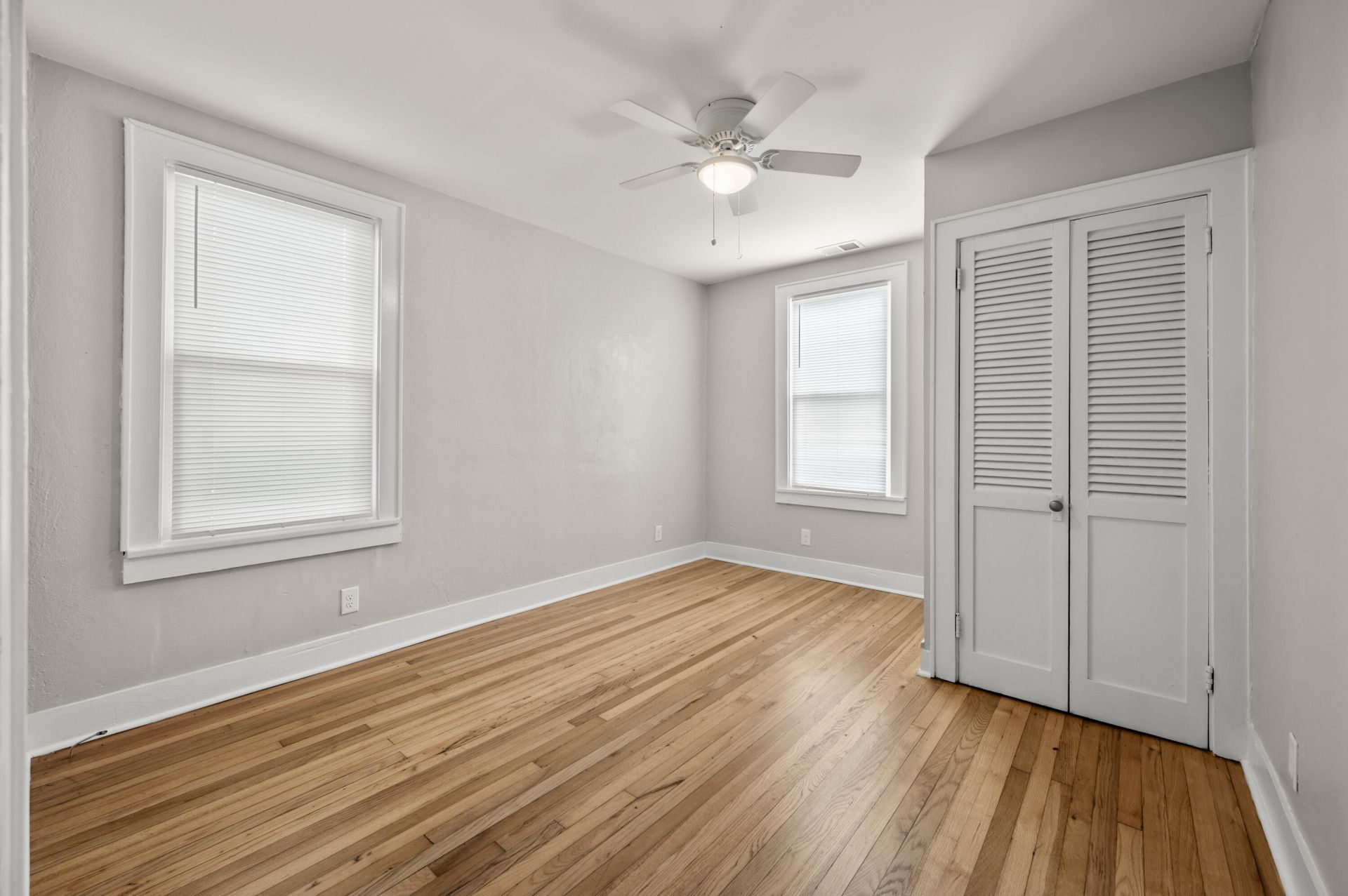 2319 Kent Avenue Photo 6
