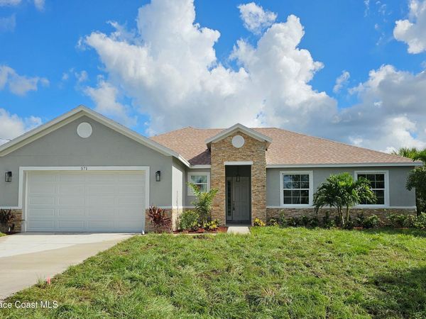 571 Fondulac Street SW , Palm Bay, FL 32908