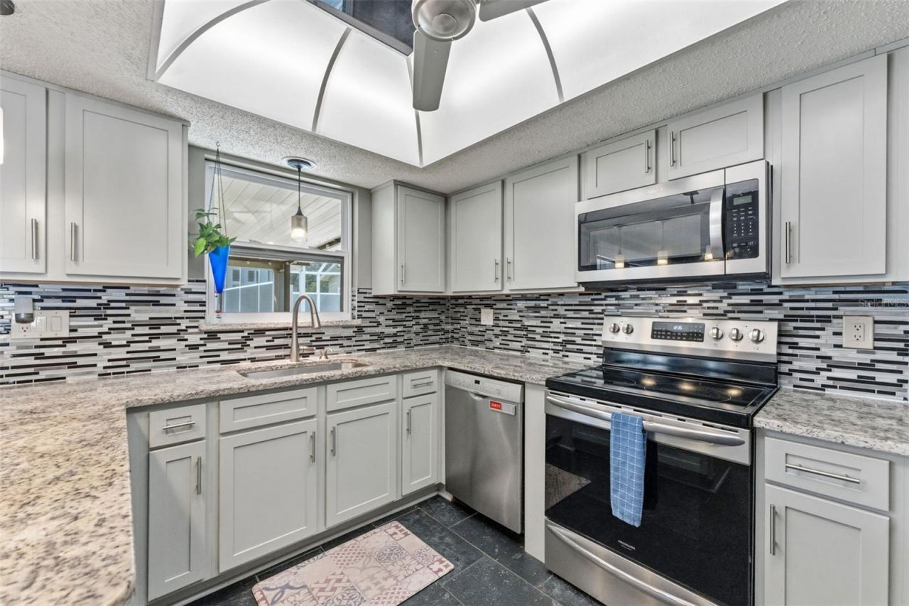 6355 Sebring Street , Weeki Wachee, FL 34607 Photo