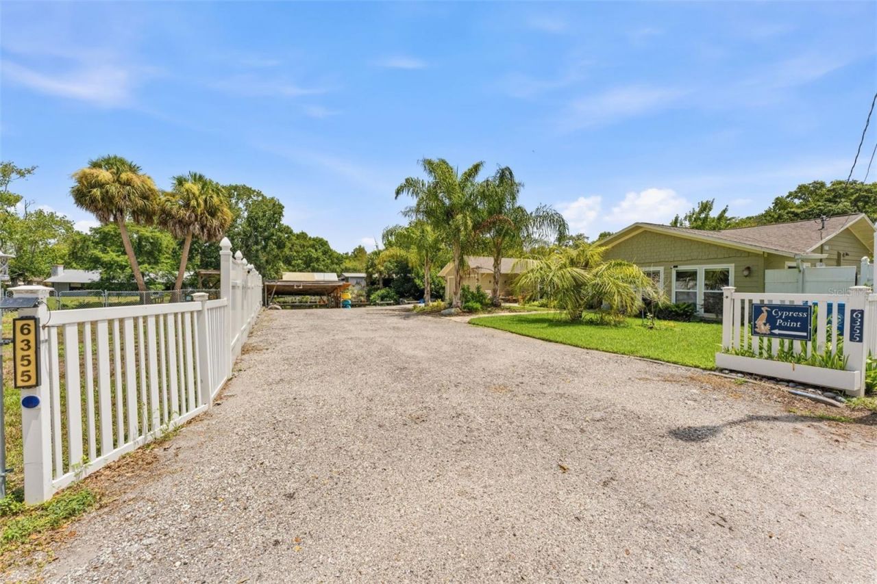 6355 Sebring Street , Weeki Wachee, FL 34607 Photo