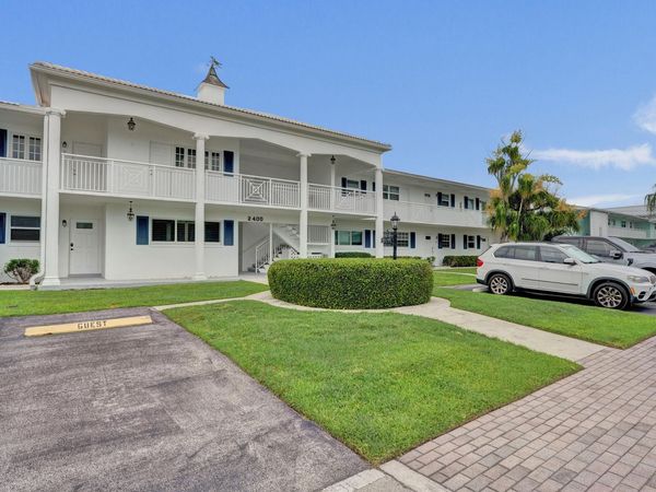 2400 NE 36th Street, Unit 10, Lighthouse Point, FL 33064