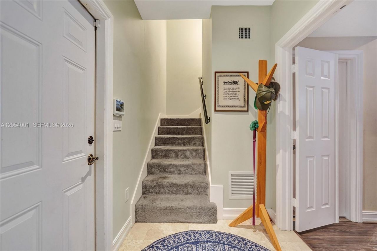 2726 Old Florida Trail, Wilton Manors, FL 33334 Photo