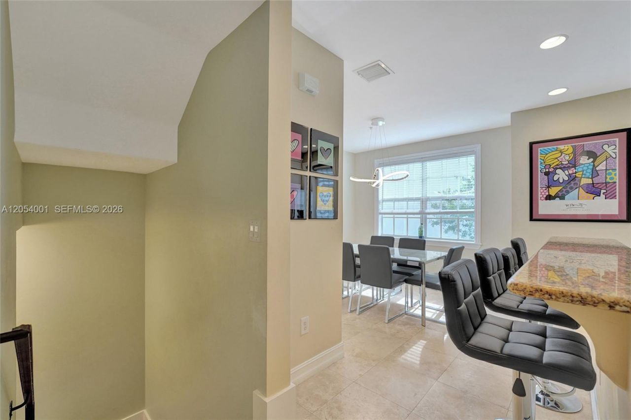 2726 Old Florida Trail, Wilton Manors, FL 33334 Photo