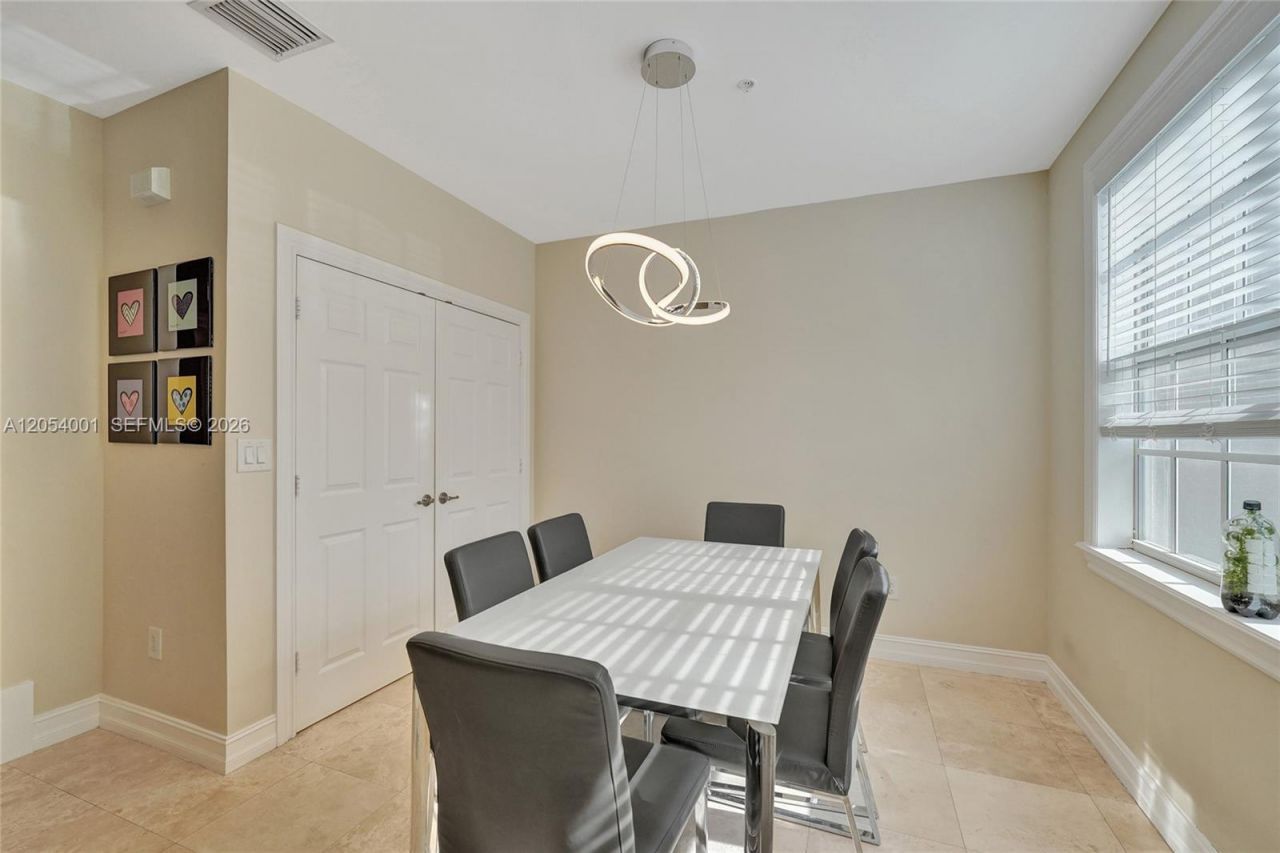 2726 Old Florida Trail, Wilton Manors, FL 33334 Photo