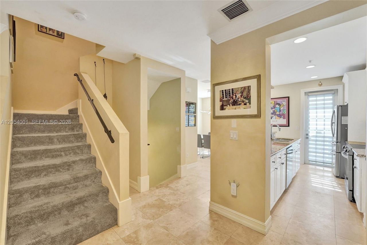 2726 Old Florida Trail, Wilton Manors, FL 33334 Photo
