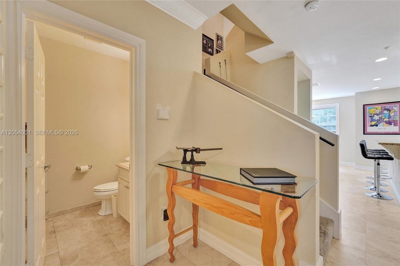 2726 Old Florida Trail, Wilton Manors, FL 33334 Photo