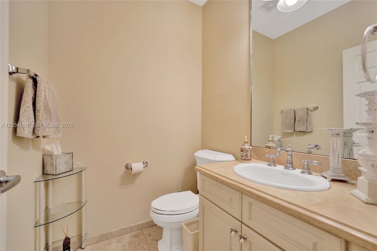 2726 Old Florida Trail, Wilton Manors, FL 33334 Photo