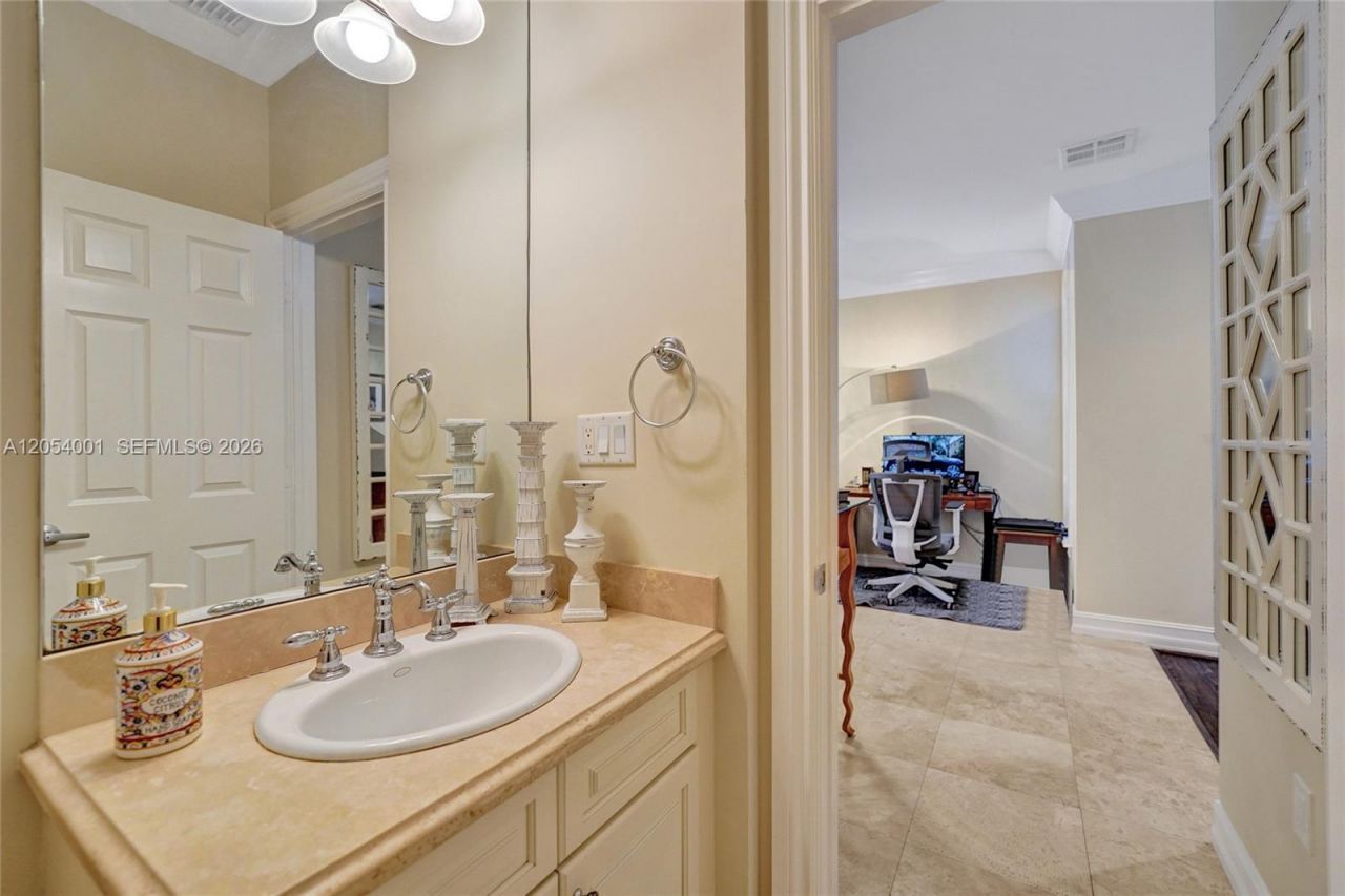 2726 Old Florida Trail, Wilton Manors, FL 33334 Photo