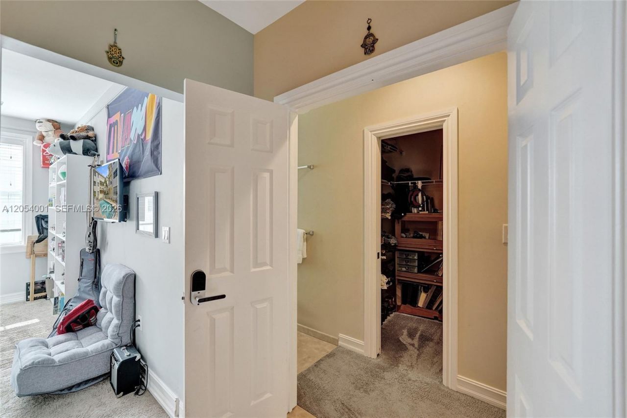 2726 Old Florida Trail, Wilton Manors, FL 33334 Photo