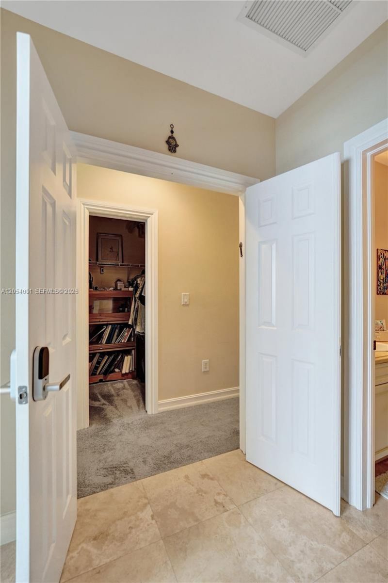 2726 Old Florida Trail, Wilton Manors, FL 33334 Photo