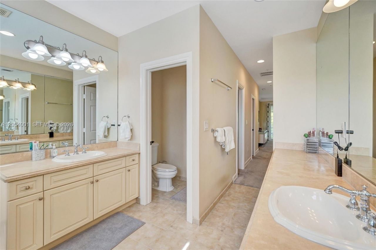 2726 Old Florida Trail, Wilton Manors, FL 33334 Photo