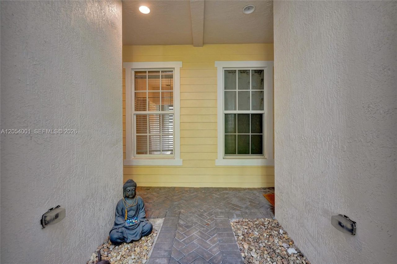 2726 Old Florida Trail, Wilton Manors, FL 33334 Photo
