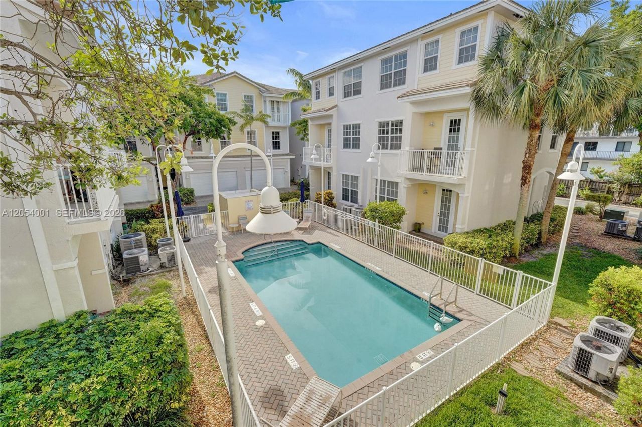 2726 Old Florida Trail, Wilton Manors, FL 33334 Photo