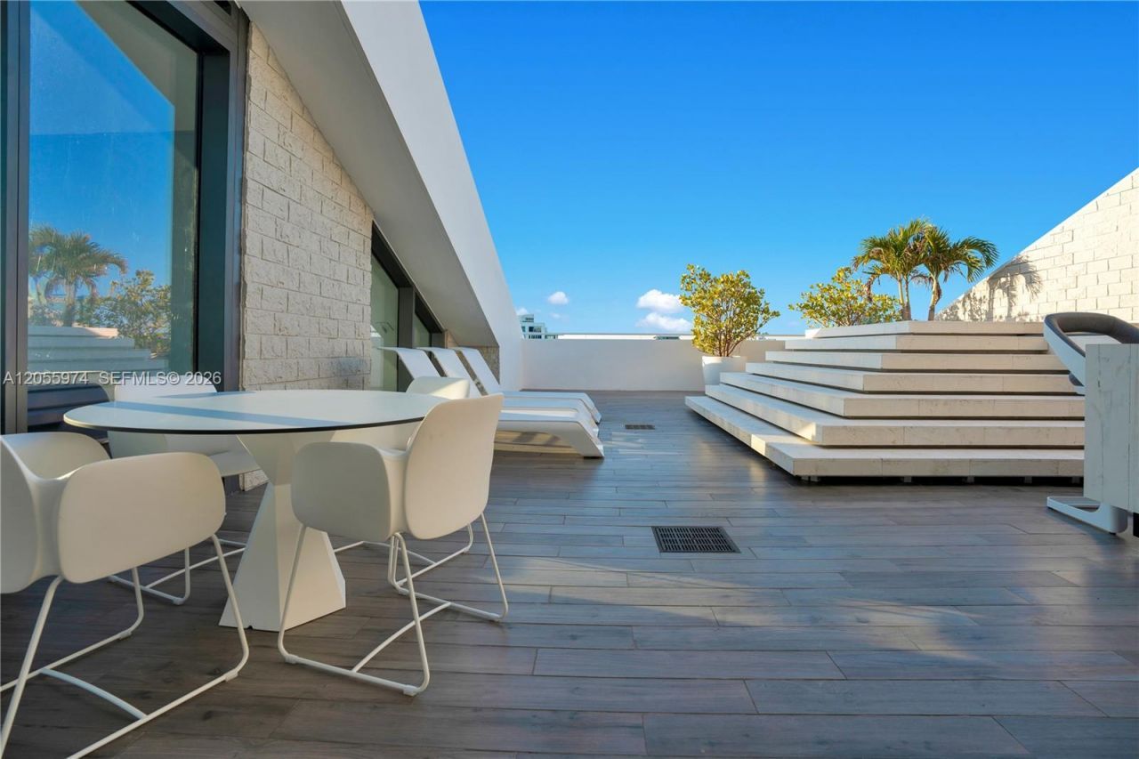 88 SW 7th St, Unit PH 4303, Miami, FL 33130 Photo