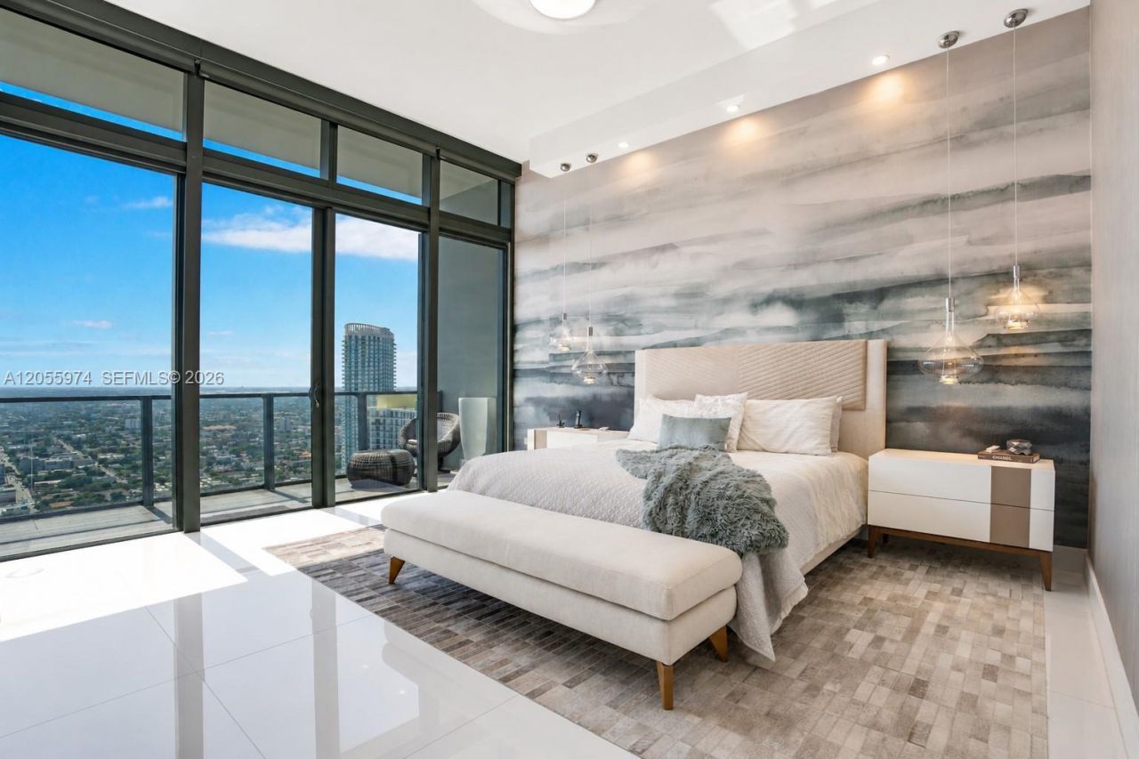 88 SW 7th St, Unit PH 4303, Miami, FL 33130 Photo